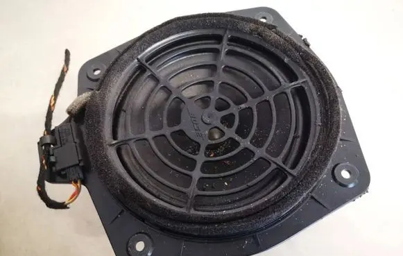Audi A3 S3 8P Front door speaker 8h0035411a