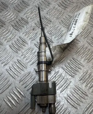 BMW 1 E81 E87 Fuel injector 7589048