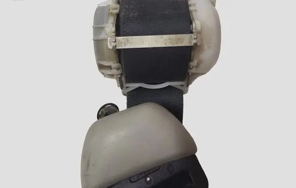 Toyota Corolla Verso E121 Rear seatbelt