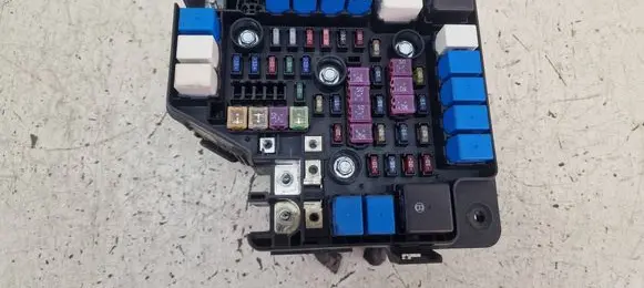 Hyundai Santa Fe Fuse module 
