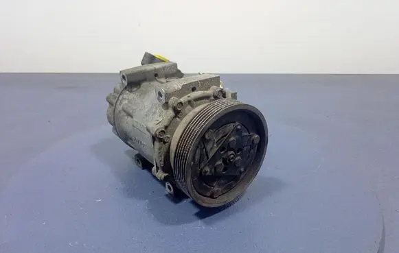 Dacia Logan I Air conditioning (A/C) compressor (pump) 8200802609