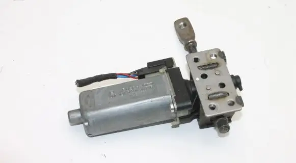 Mercedes-Benz S W221 Seat adjustment motor 0390203254