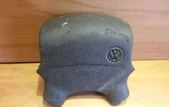 Volkswagen Golf III Steering wheel airbag 3A0880201B