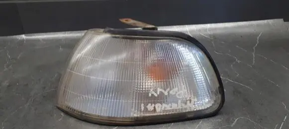 Hyundai Lantra I Front indicator light