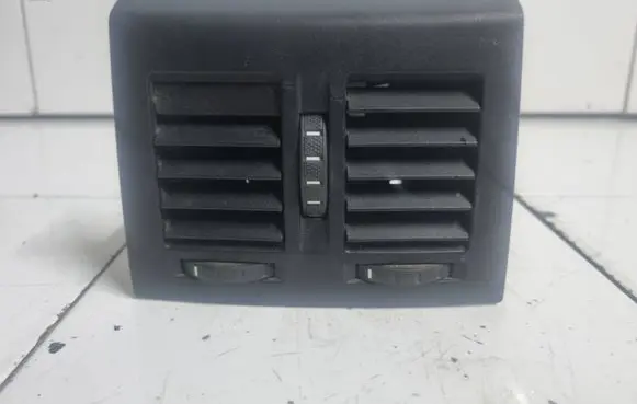 Skoda Octavia Mk2 (1Z) Rear air vent grill 1Z0819203 0704252