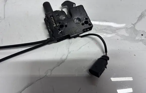Audi S5 F5 Engine bonnet/hood lock/catch 8W0823509C