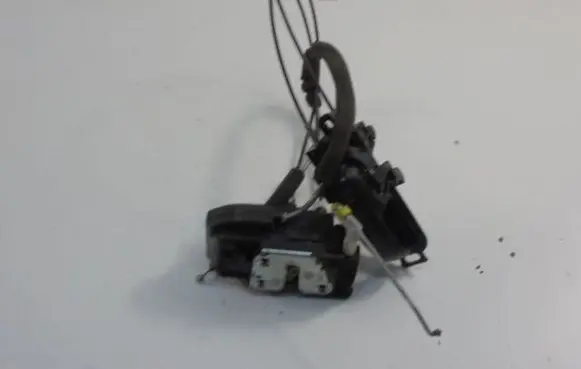 Nissan Tiida C11 Front door lock 
