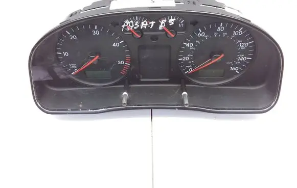Volkswagen PASSAT B5 Speedometer (instrument cluster) 88311245 3B0919930C