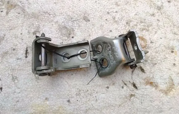 Peugeot 3008 I Rear door hinge set 