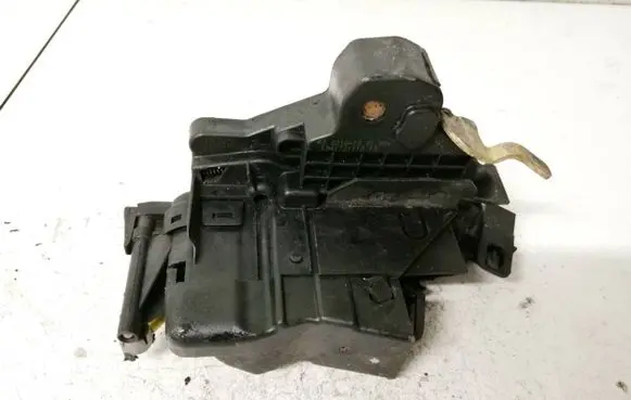 Mercedes-Benz E W210 Front door lock 2027204435