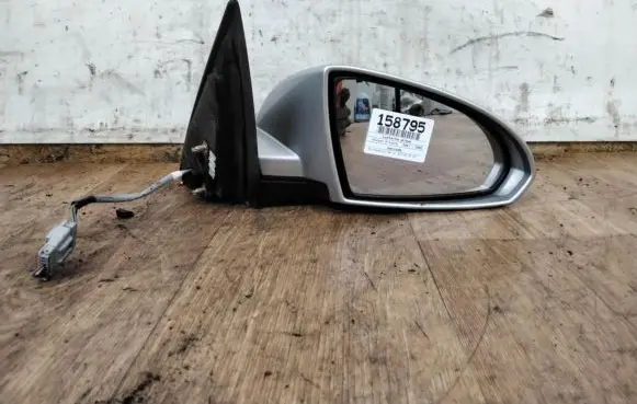 Nissan King Cab, Navara Front door electric wing mirror