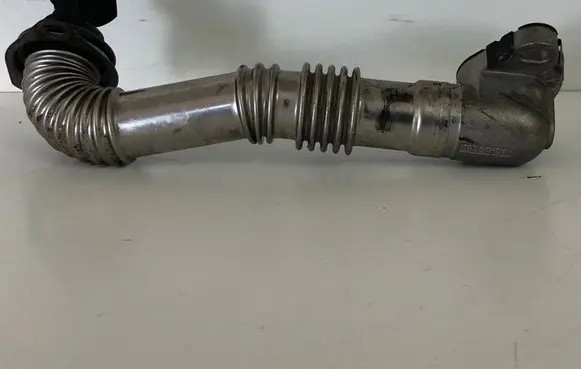 Peugeot 208 EGR valve line/pipe/hose 9803260030