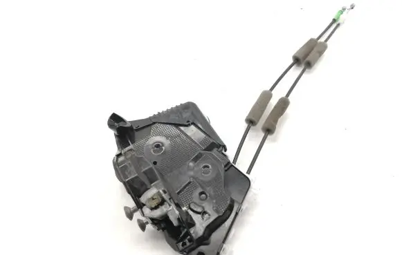 Toyota Yaris Cross Front door lock