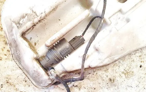 BMW 5 GT F07 Windscreen/windshield washer pump 693416001