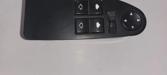 BMW 5 E39 Electric window control switch 8368988
