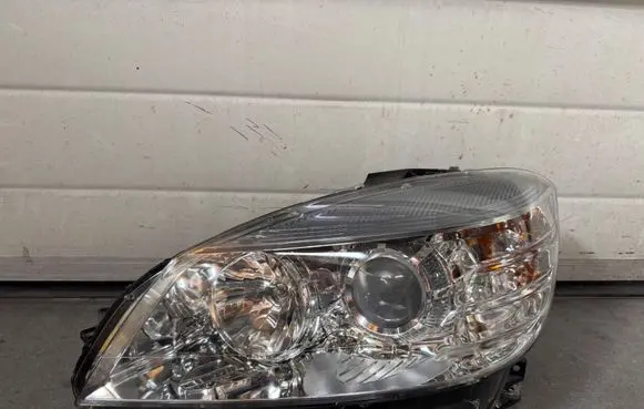 Mercedes-Benz C W204 Headlight/headlamp A2048208361