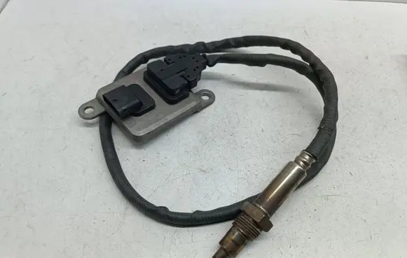 Mercedes-Benz C W205 Lambda probe sensor A0009051612 1911160414 0009051612