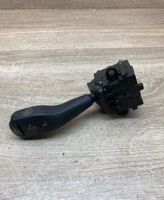 BMW 5 E39 Indicator stalk 8363668 01104010