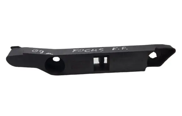 Ford Focus Front bumper mounting bracket FD04325031A PD1923QA2249