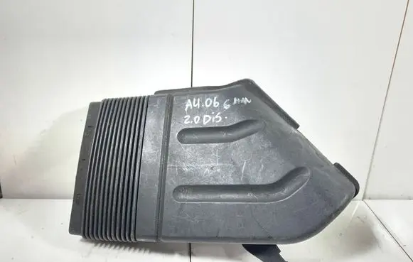 Audi A4 S4 B7 8E 8H Air intake duct part 8E0129617D