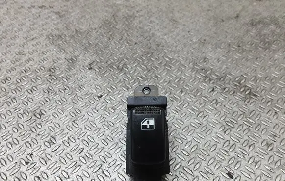 Hyundai Terracan Electric window control switch 935782D000