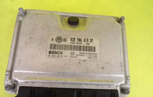 Volkswagen Golf IV Engine control unit/module 038906019DF 0281010497