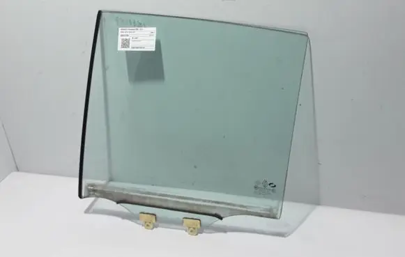 Renault Koleos I Rear door window glass 823015728R