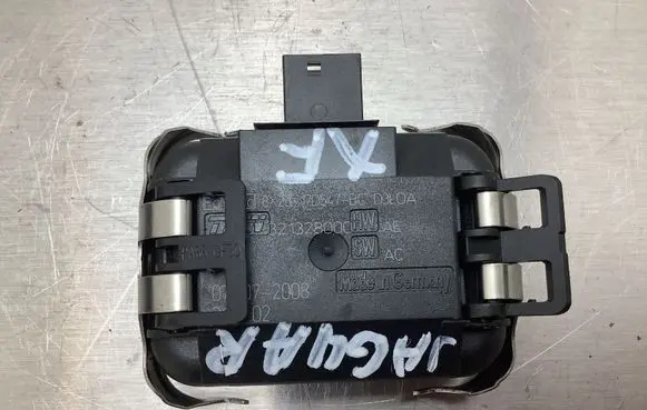 Jaguar XF X250 Rain sensor 8X2317D547BC 321328000