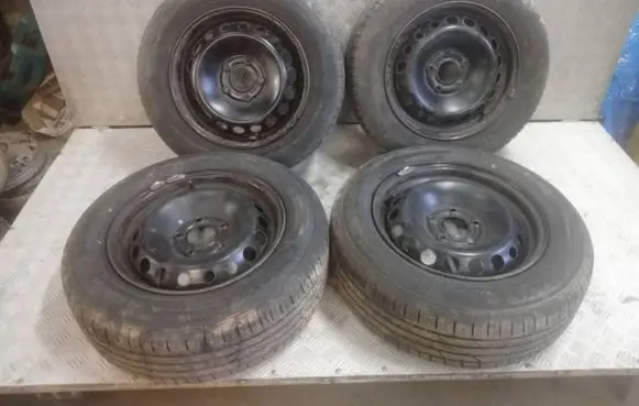 Renault Megane III R15 steel rim 