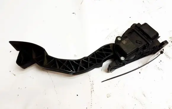 Ford Focus Accelerator throttle pedal 4M519F836BH 4M51-9F836-BH
