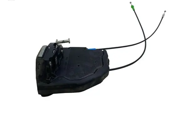 Toyota Auris E180 Front door lock A084219