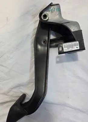 Mercedes-Benz E AMG W212 Brake pedal A2042902001