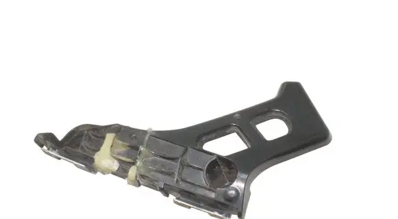 Lexus CT 200H Front bumper mounting bracket 5211676010