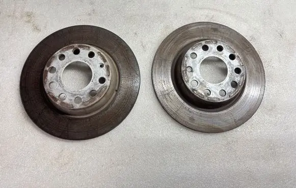 Volkswagen PASSAT B6 Rear brake disc