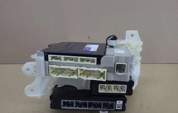Toyota Prius+ (ZVW40) Comfort/convenience module 8968147201
