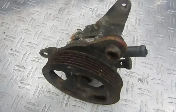 Mazda 626 Power steering pump ge4t32650a 7z158074