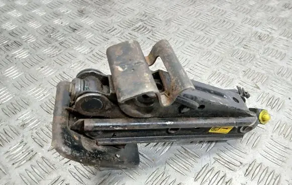 Volkswagen PASSAT B5.5 Lift Jack 91AB17080A2C D3L5A