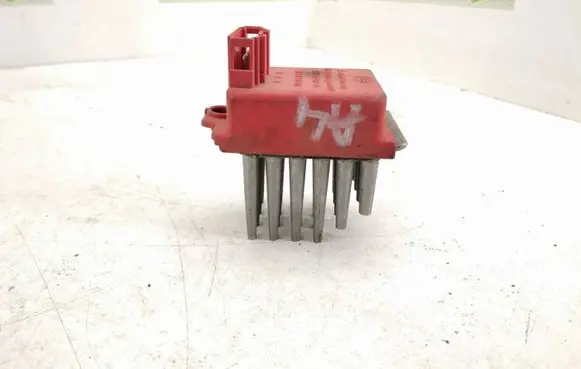 Audi A4 S4 B5 8D Heater blower fan relay 5DS006467-00 357907521