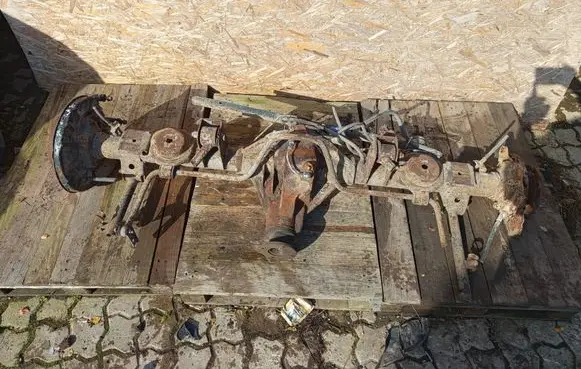 Opel Frontera B Rear axle beam with reductor 