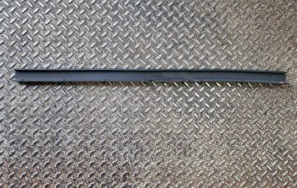 Ram 1500 Loading door rubber seal (on body) 
