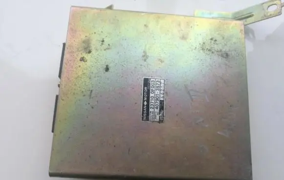 Nissan Terrano Engine control unit/module 237100F003 4079013573