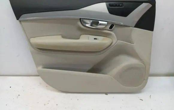 Volvo XC90 Front door card panel trim