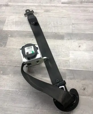 BMW 5 F10 F11 Front seatbelt 610126200B 101019