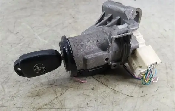 Toyota Verso-S Ignition lock 8978352060