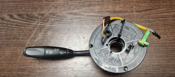 Wiper turn signal indicator stalk/switch