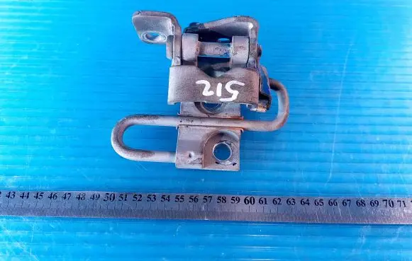 Volkswagen Golf V Tailgate hinge 