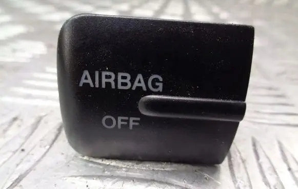 Seat Toledo II (1M) Passenger airbag on/off switch 