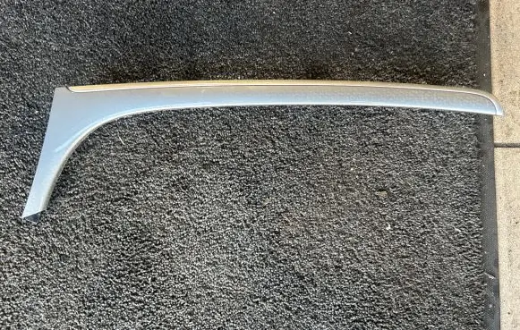 Opel Insignia A Dashboard glove box trim T0510895 AMH90906 1348723X