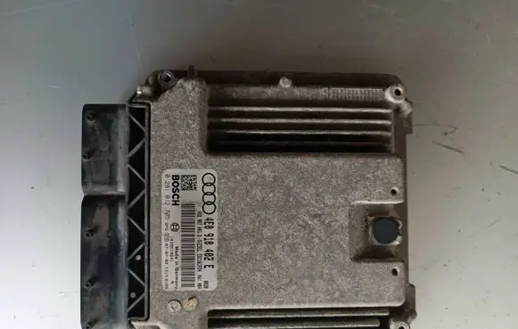 Audi A8 S8 D3 4E Engine control unit/module 4E0910402E 4E0907401D 0281012705