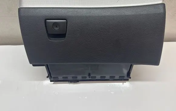Volvo XC90 Glove box 1264